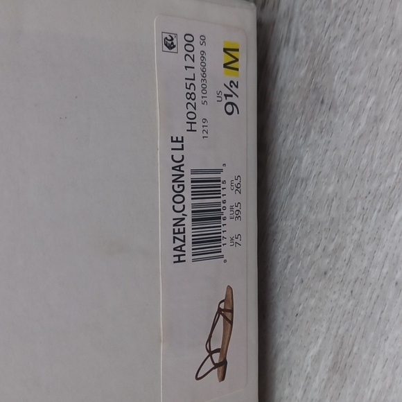 Vince Hazen Cognac Sandal NIB - Picture 10 of 10